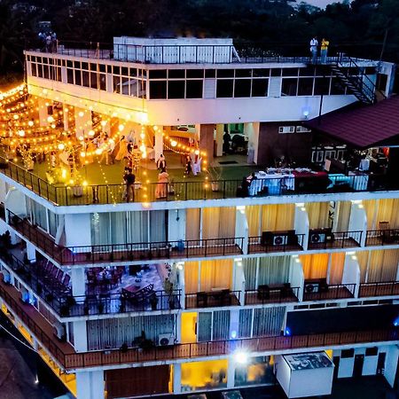 Sky View Grand Hotel Kandy Luaran gambar